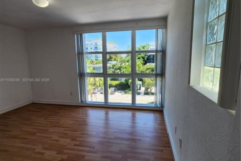 Appartement à louer à Bay Harbor Islands, Floride: 2 chambres, 139.35 m2 № 1996961 - photo 28