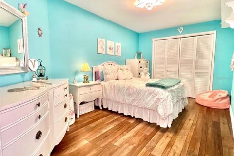 House in Palm Harbor, Florida 3 bedrooms, 205.69 sq.m. № 1550383 - photo 18