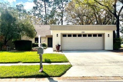 House in Palm Harbor, Florida 3 bedrooms, 205.69 sq.m. № 1550383 - photo 1