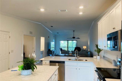 Condo in Bradenton, Florida, 2 bedrooms in LAKEWOOD NATIONAL  № 248891 - photo 9