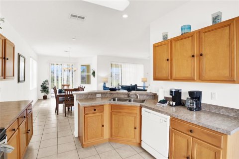 Villa ou maison à vendre à Haines City, Floride: 5 chambres, 236.16 m2 № 2349346 - photo 12