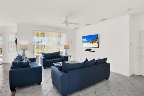Villa ou maison à vendre à Haines City, Floride: 5 chambres, 236.16 m2 № 2349346 - photo 2