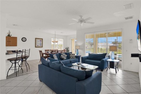 Villa ou maison à vendre à Haines City, Floride: 5 chambres, 236.16 m2 № 2349346 - photo 3
