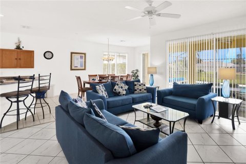 Villa ou maison à vendre à Haines City, Floride: 5 chambres, 236.16 m2 № 2349346 - photo 4
