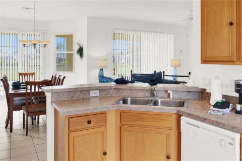 Villa ou maison à vendre à Haines City, Floride: 5 chambres, 236.16 m2 № 2349346 - photo 13