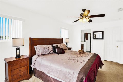 Villa ou maison à vendre à Haines City, Floride: 5 chambres, 236.16 m2 № 2349346 - photo 27