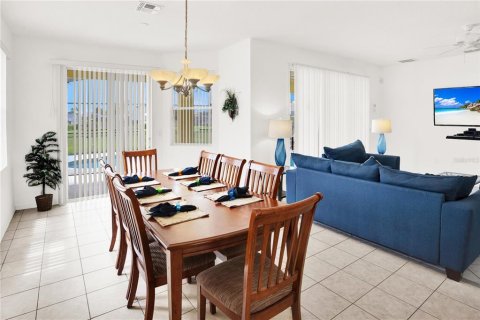 Villa ou maison à vendre à Haines City, Floride: 5 chambres, 236.16 m2 № 2349346 - photo 9
