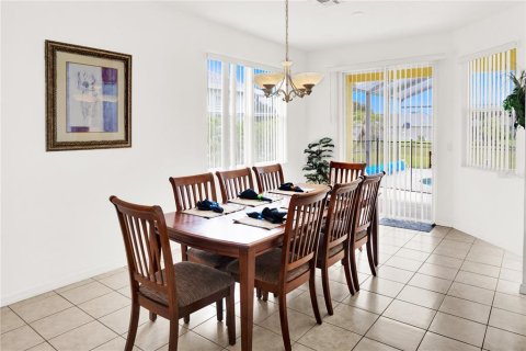 Villa ou maison à vendre à Haines City, Floride: 5 chambres, 236.16 m2 № 2349346 - photo 8