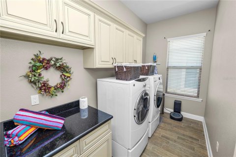 House in Lakeland, Florida 3 bedrooms, 209.22 sq.m. № 1791598 - photo 13