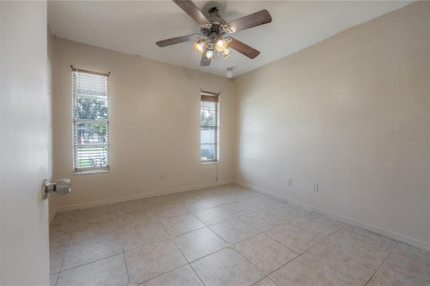 House in Lutz, Florida 4 bedrooms, 127.46 sq.m. № 2403685 - photo 19