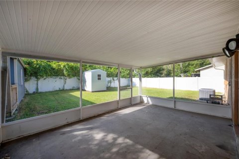 House in Lutz, Florida 4 bedrooms, 127.46 sq.m. № 2403685 - photo 22