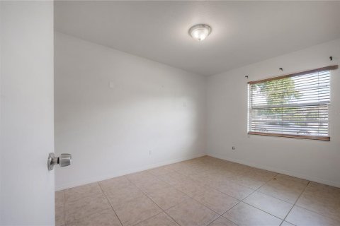 House in Lutz, Florida 4 bedrooms, 127.46 sq.m. № 2403685 - photo 14