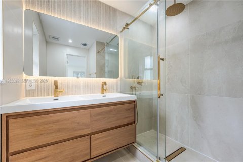 Villa ou maison à louer à Miami, Floride: 3 chambres, 98.85 m2 № 2023972 - photo 10