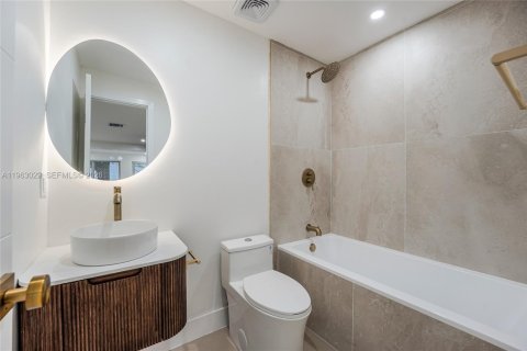 Villa ou maison à louer à Miami, Floride: 3 chambres, 98.85 m2 № 2023972 - photo 16