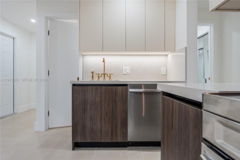 Villa ou maison à louer à Miami, Floride: 3 chambres, 98.85 m2 № 2023972 - photo 8