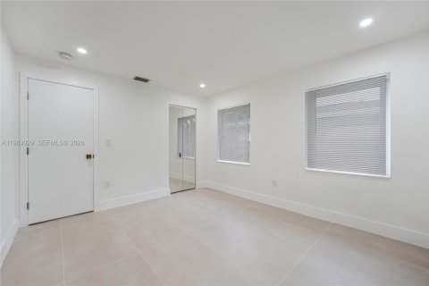 Villa ou maison à louer à Miami, Floride: 3 chambres, 98.85 m2 № 2023972 - photo 14