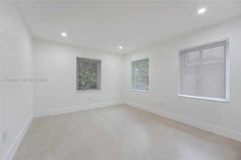 Villa ou maison à louer à Miami, Floride: 3 chambres, 98.85 m2 № 2023972 - photo 15
