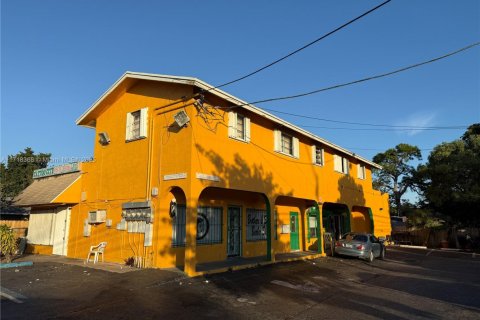 Commercial property in Fort Lauderdale, Florida № 1863894 - photo 1