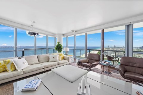 Condo in Miami Beach, Florida, 3 bedrooms  № 2022976