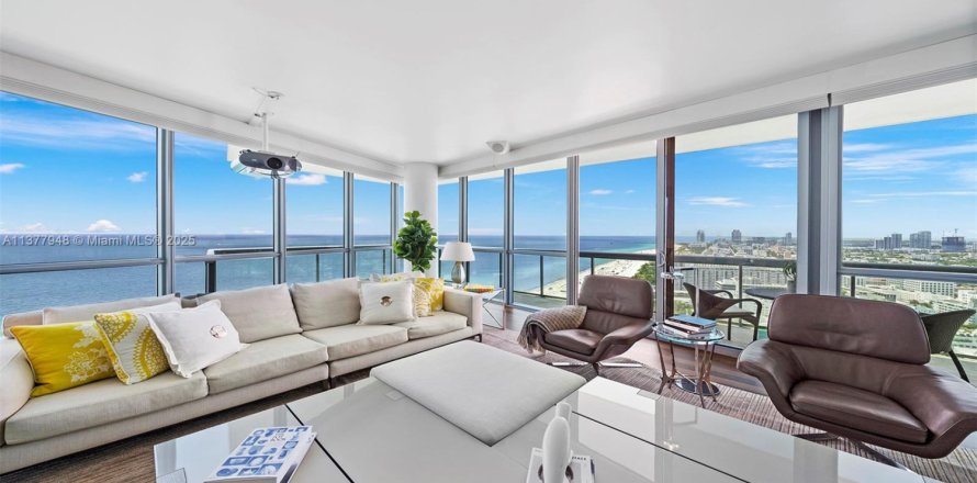 Condo in Miami Beach, Florida, 3 bedrooms  № 2022976