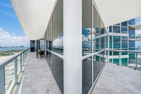 Condo in Miami Beach, Florida, 3 bedrooms  № 2022976 - photo 8