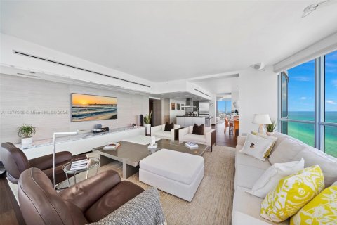 Condo in Miami Beach, Florida, 3 bedrooms  № 2022976 - photo 13