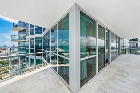 Condo in Miami Beach, Florida, 3 bedrooms  № 2022976 - photo 27