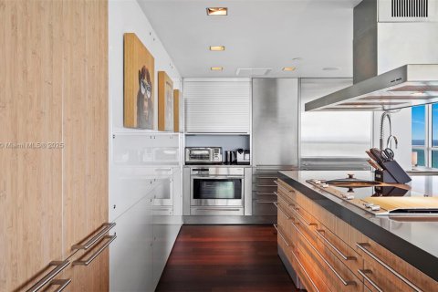 Condo in Miami Beach, Florida, 3 bedrooms  № 2022976 - photo 16