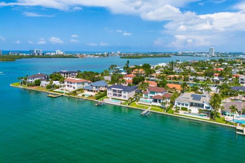 Villa ou maison à vendre à Sarasota, Floride: 4 chambres, 429.02 m2 № 1915385 - photo 4