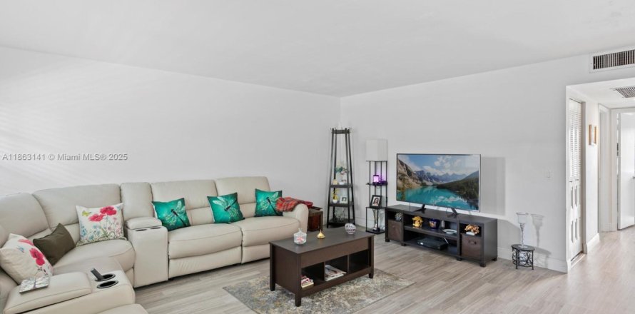 Condo à Pembroke Pines, Floride, 2 chambres  № 1890340