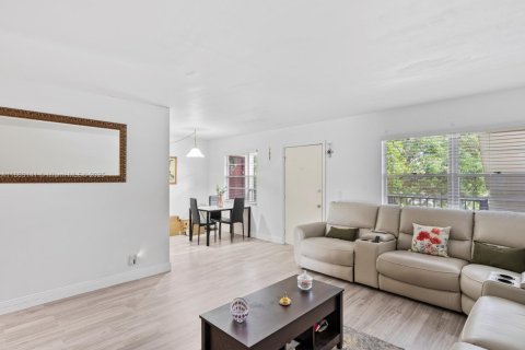 Copropriété à vendre à Pembroke Pines, Floride: 2 chambres, 96.99 m2 № 1890340 - photo 3