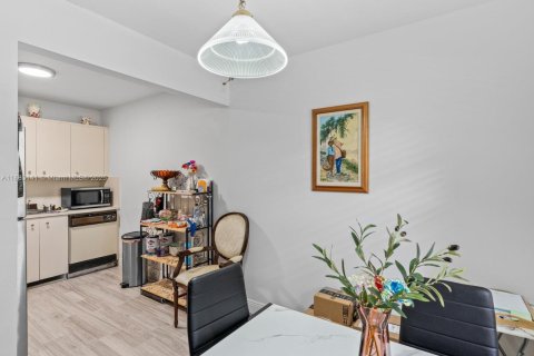 Copropriété à vendre à Pembroke Pines, Floride: 2 chambres, 96.99 m2 № 1890340 - photo 7