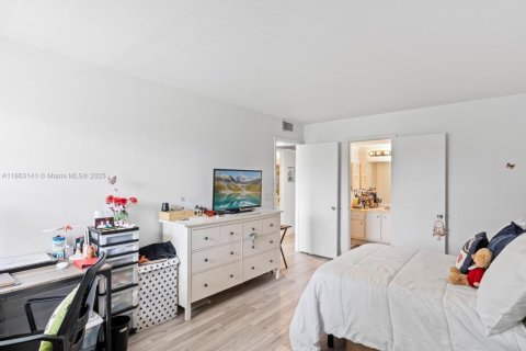 Copropriété à vendre à Pembroke Pines, Floride: 2 chambres, 96.99 m2 № 1890340 - photo 11
