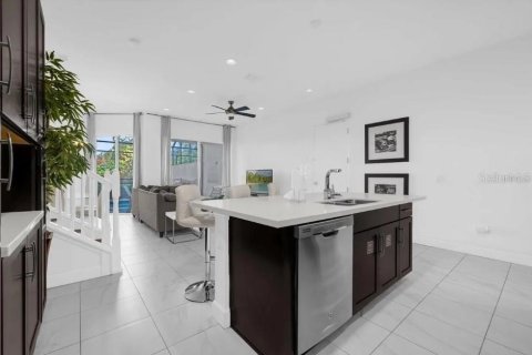 Touwnhouse à louer à Davenport, Floride: 5 chambres, 204.76 m2 № 2122347 - photo 6