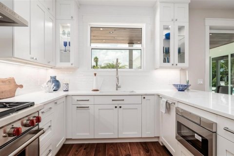Villa ou maison à vendre à Holmes Beach, Floride: 5 chambres, 343.74 m2 № 1687138 - photo 8