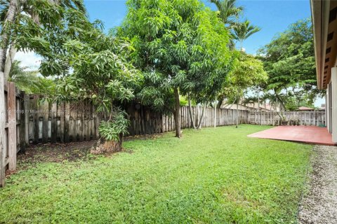 House in Miami, Florida 3 bedrooms, 197.88 sq.m. № 1923724 - photo 16
