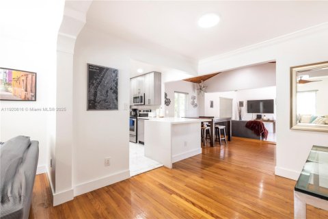 Villa ou maison à louer à Miami, Floride: 5 chambres, 199.74 m2 № 2018407 - photo 25