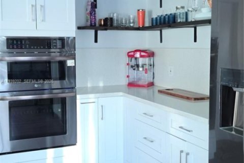 Купить виллу или дом в Мирамар, Флорида 3 спальни, 150.97м2, № 1996490 - фото 18