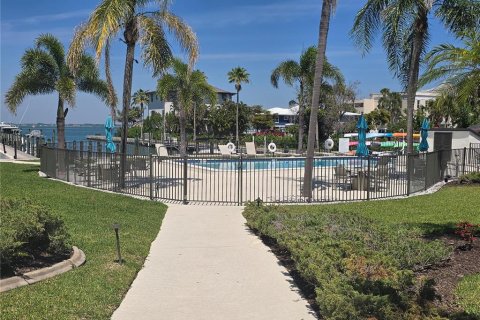 Condo in Longboat Key, Florida, 2 bedrooms  № 2212903 - photo 5