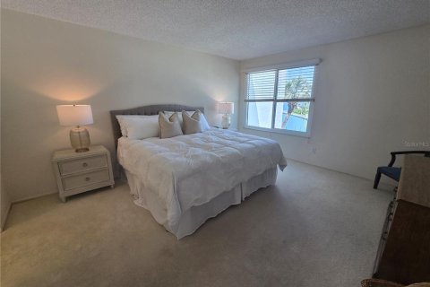 Condo in Longboat Key, Florida, 2 bedrooms  № 2212903 - photo 17