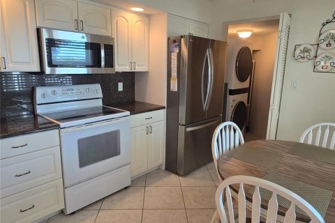 Condo in Longboat Key, Florida, 2 bedrooms  № 2212903 - photo 12