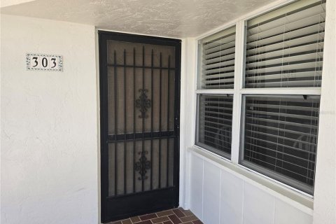 Condo in Longboat Key, Florida, 2 bedrooms  № 2212903 - photo 2