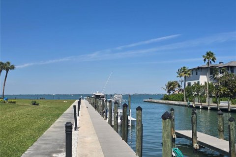 Condo in Longboat Key, Florida, 2 bedrooms  № 2212903 - photo 6
