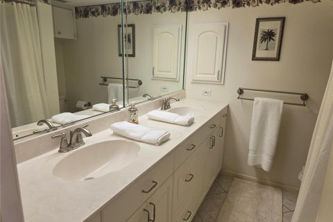 Condo in Longboat Key, Florida, 2 bedrooms  № 2212903 - photo 25