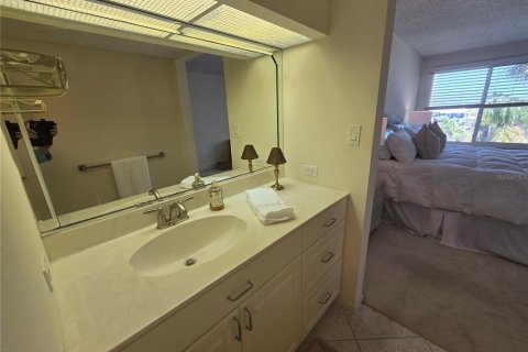 Condo in Longboat Key, Florida, 2 bedrooms  № 2212903 - photo 22