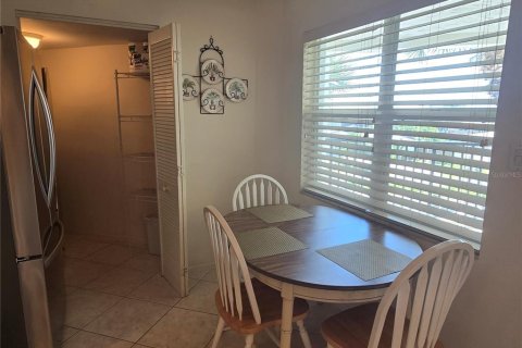 Condo in Longboat Key, Florida, 2 bedrooms  № 2212903 - photo 15