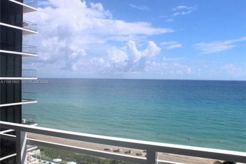 Condo in Hallandale Beach, Florida, 2 bedrooms  № 2052543 - photo 5