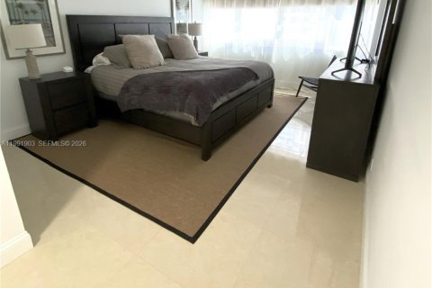 Condo in Hallandale Beach, Florida, 2 bedrooms  № 2052543 - photo 23