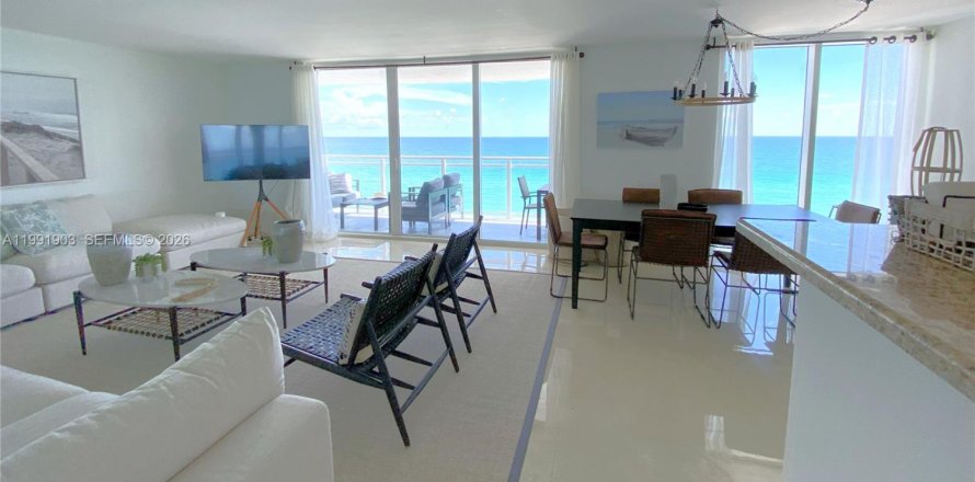 Condo in Hallandale Beach, Florida, 2 bedrooms  № 2052543