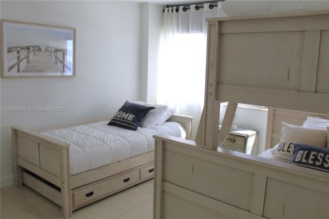 Condo in Hallandale Beach, Florida, 2 bedrooms  № 2052543 - photo 20